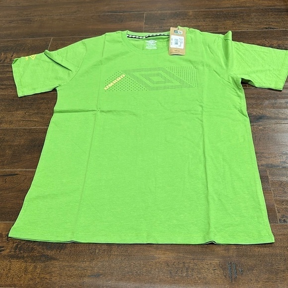 NWT- Youth Umbro Green T- Shirt - Picture 1 of 4